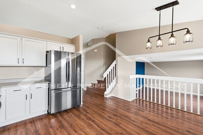 Building Photo - Spacious Home with Central AC and Washer/Dryer