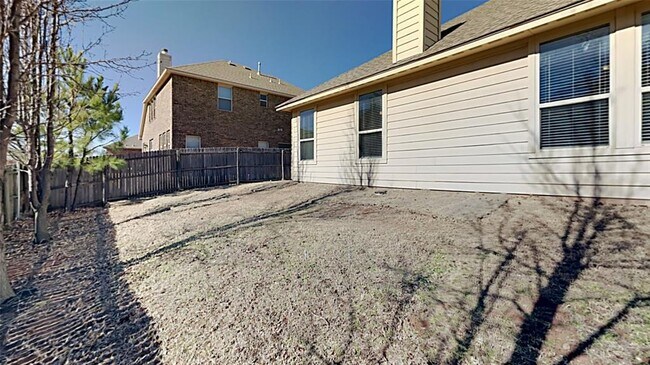 Building Photo - 11004 SW 38th Cir