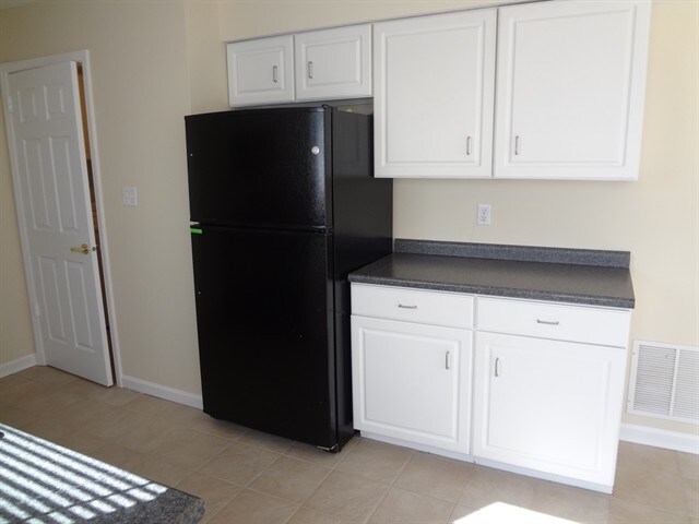 Building Photo - 17879 Grassy Knoll Dr