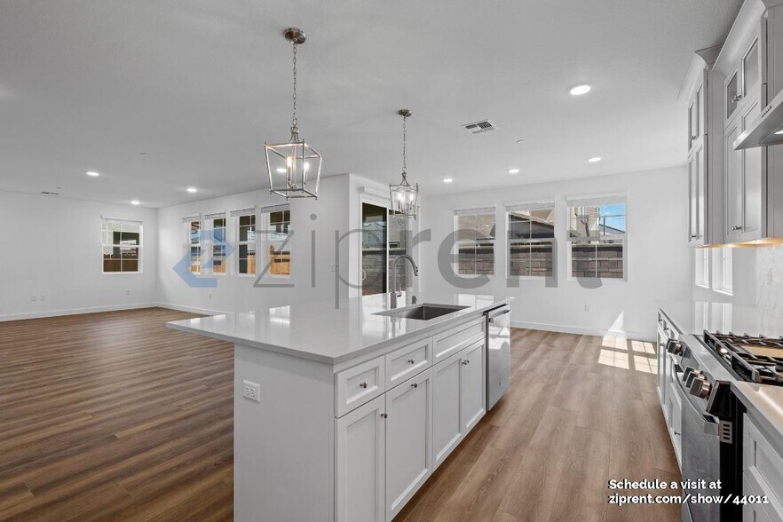Building Photo - 331 Monastery Dr