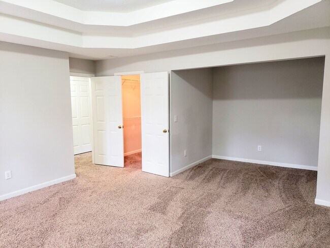 Building Photo - Beautiful 4BR Home In Established Neighborhood.