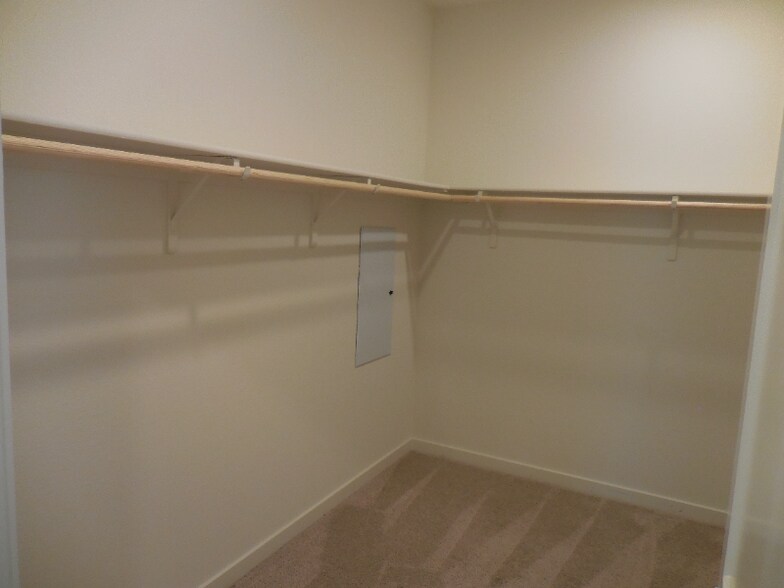 Building Photo - 1095 Purdue Ct