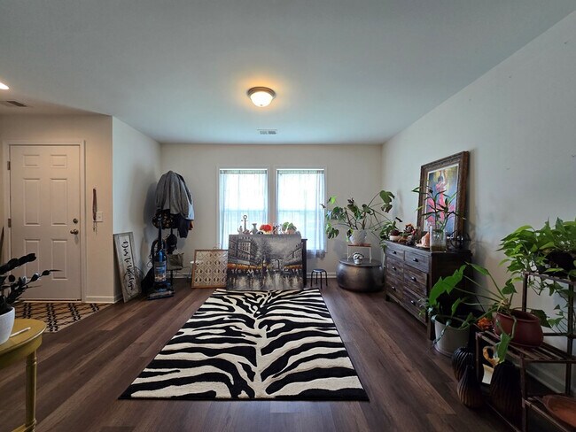 Building Photo - 165 Whitetail Cir