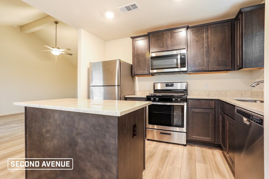 Building Photo - 9632 Sierra Grande Dr