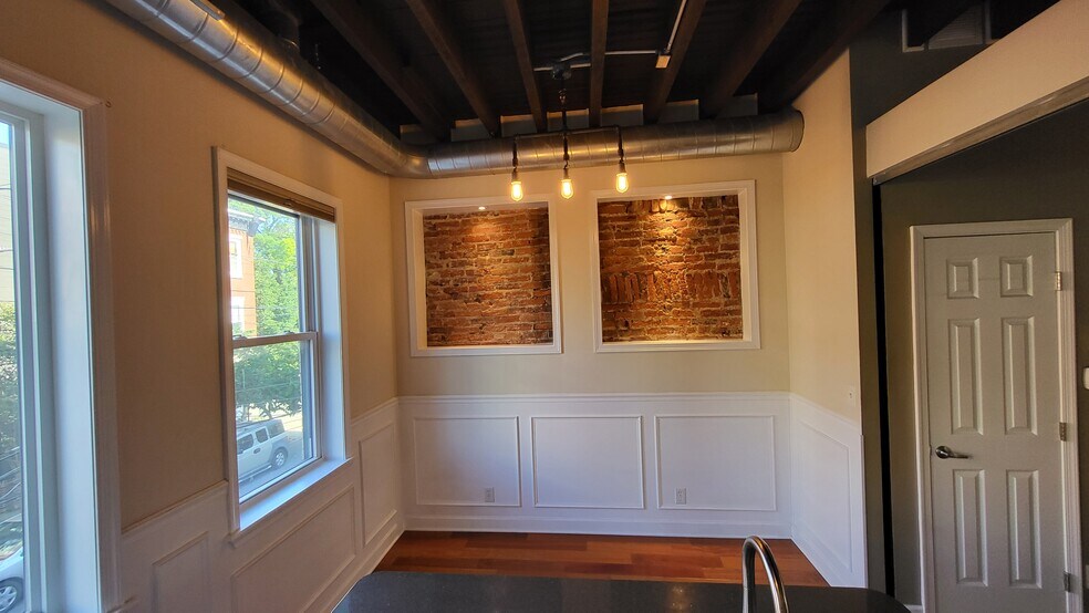 Ktichen Nook - 816 S 5th St