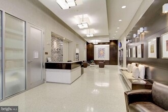 Building Photo - 157 Fleet St