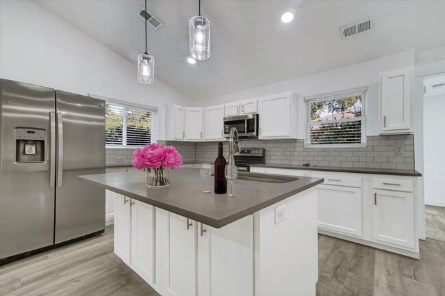 Building Photo - Charming Olde Town Arvada Home!