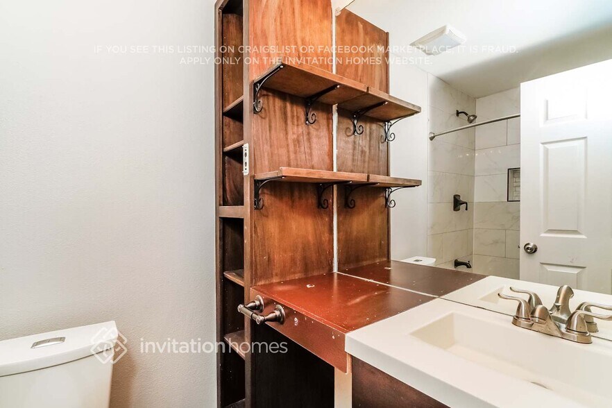 Building Photo - 221 Ellis St