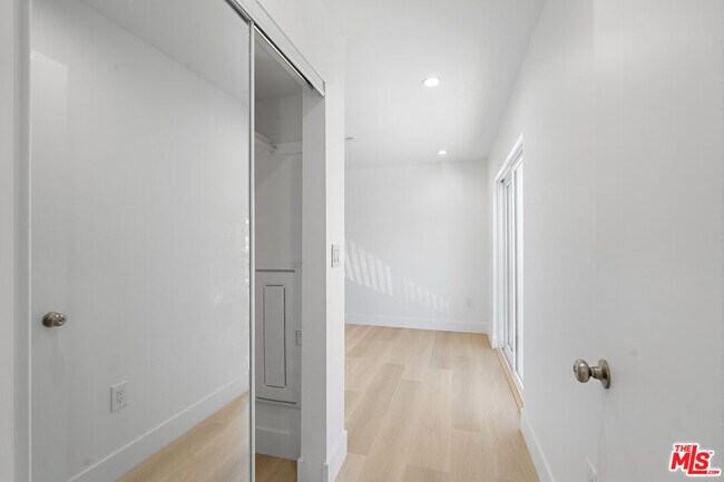 Building Photo - 10959 Calvert St
