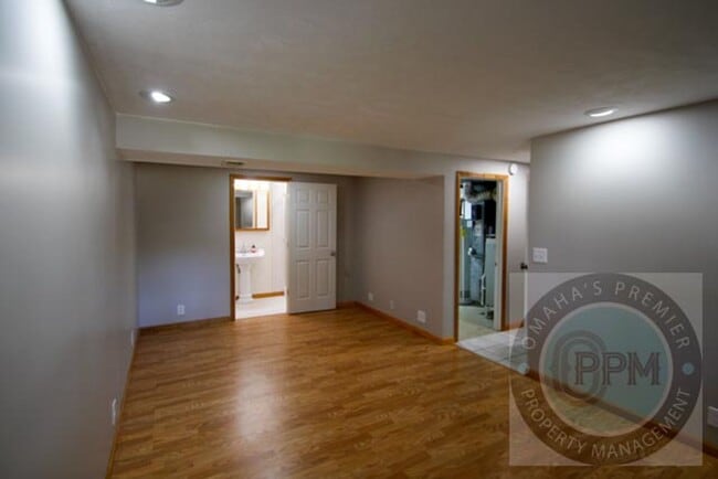 Building Photo - Beautiful 3Bd/2Ba home in Omaha, NE | Finished Basement!