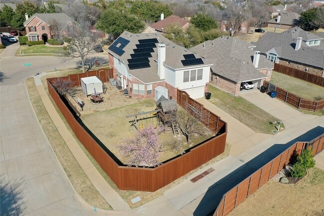 Building Photo - 9333 Fairmont Dr