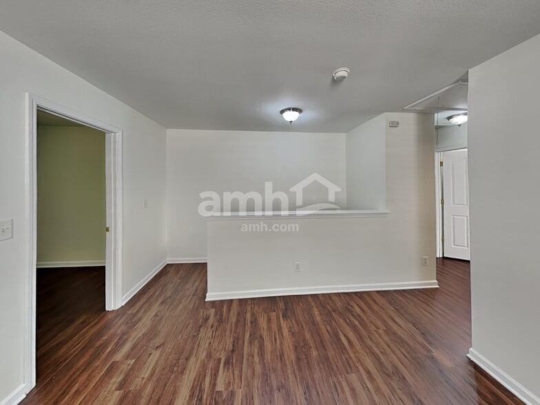 Building Photo - 11251 Heritage Green Dr