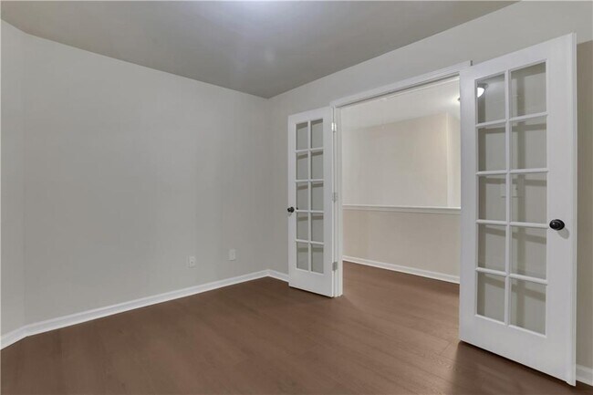 Building Photo - 2527 Morgan Chase Dr