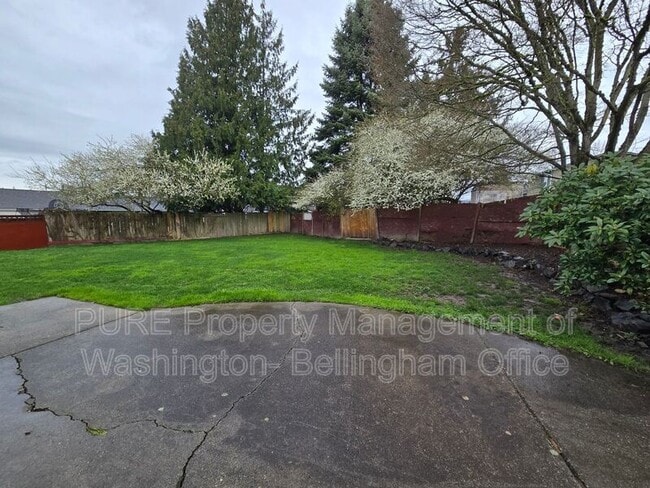 Building Photo - 6521 58th St NE