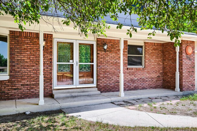Building Photo - 2821 Serendipity Cir E