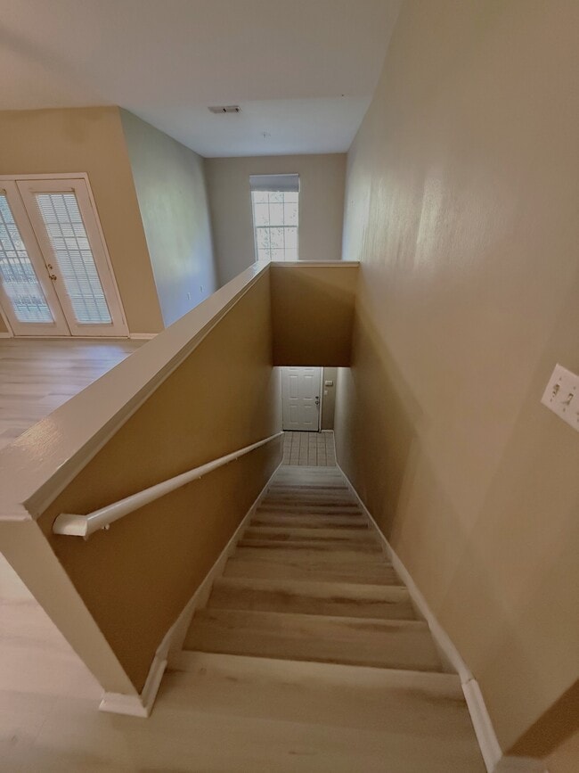 Building Photo - 14226 Fredricksburg Dr