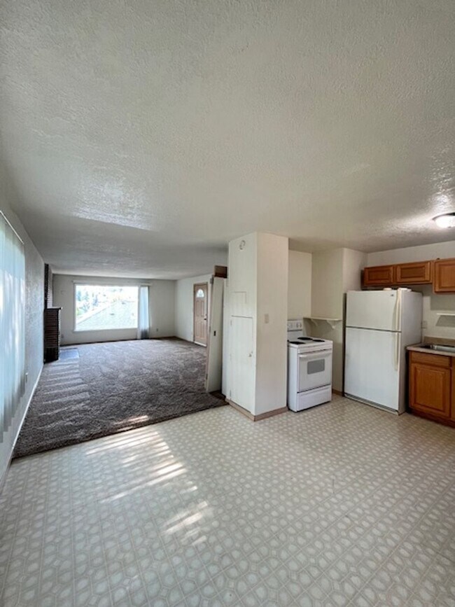 Building Photo - Sheridan duplex bremerton