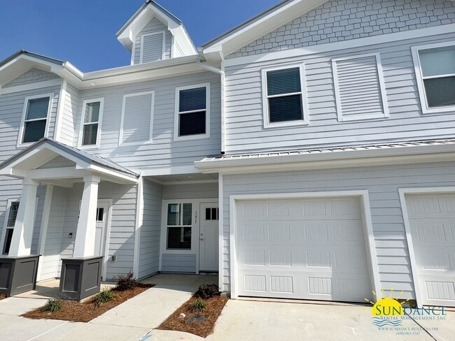Building Photo - Beautiful 3 Bedroom 2.5 Bathroom Townhome with Garage!