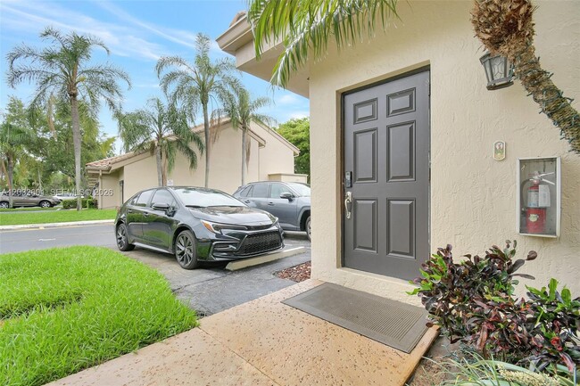 Building Photo - 16339 Malibu Dr