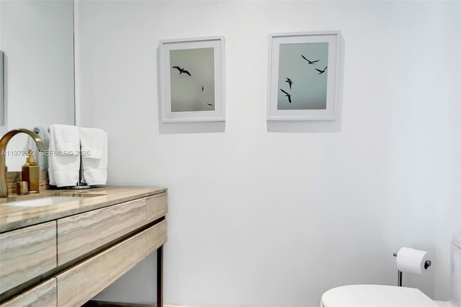 Building Photo - 18975 Collins Ave