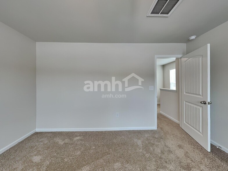 Building Photo - 3264 Emberly Dr