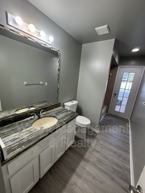 Building Photo - 12034 Stone Crossing Cir