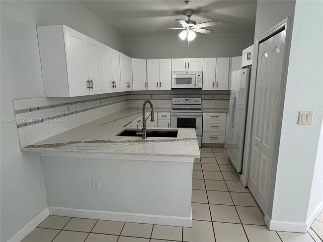 Building Photo - 4455 SW 160th Ave