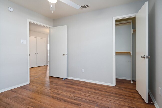 Building Photo - 1204 Hillyer St