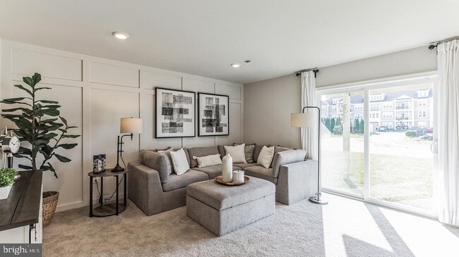 Building Photo - 212 Macoun Way