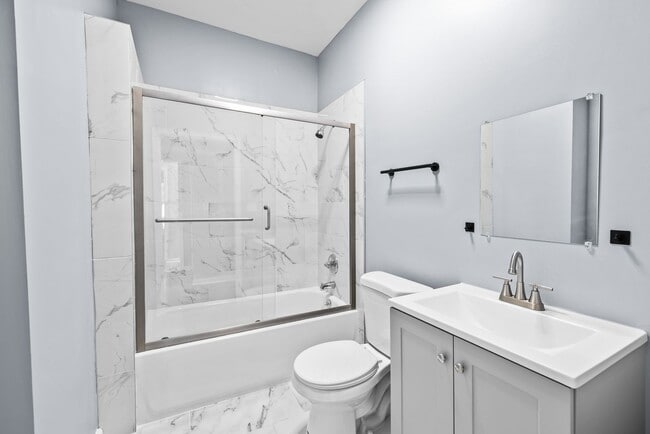 Building Photo - Newly Renovated 4 Bedroom 2 Bathroom Home