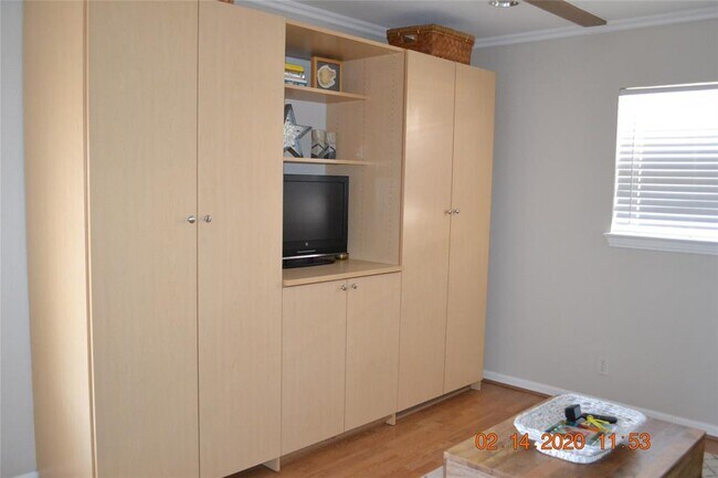 Building Photo - 6115 Bandera Ave