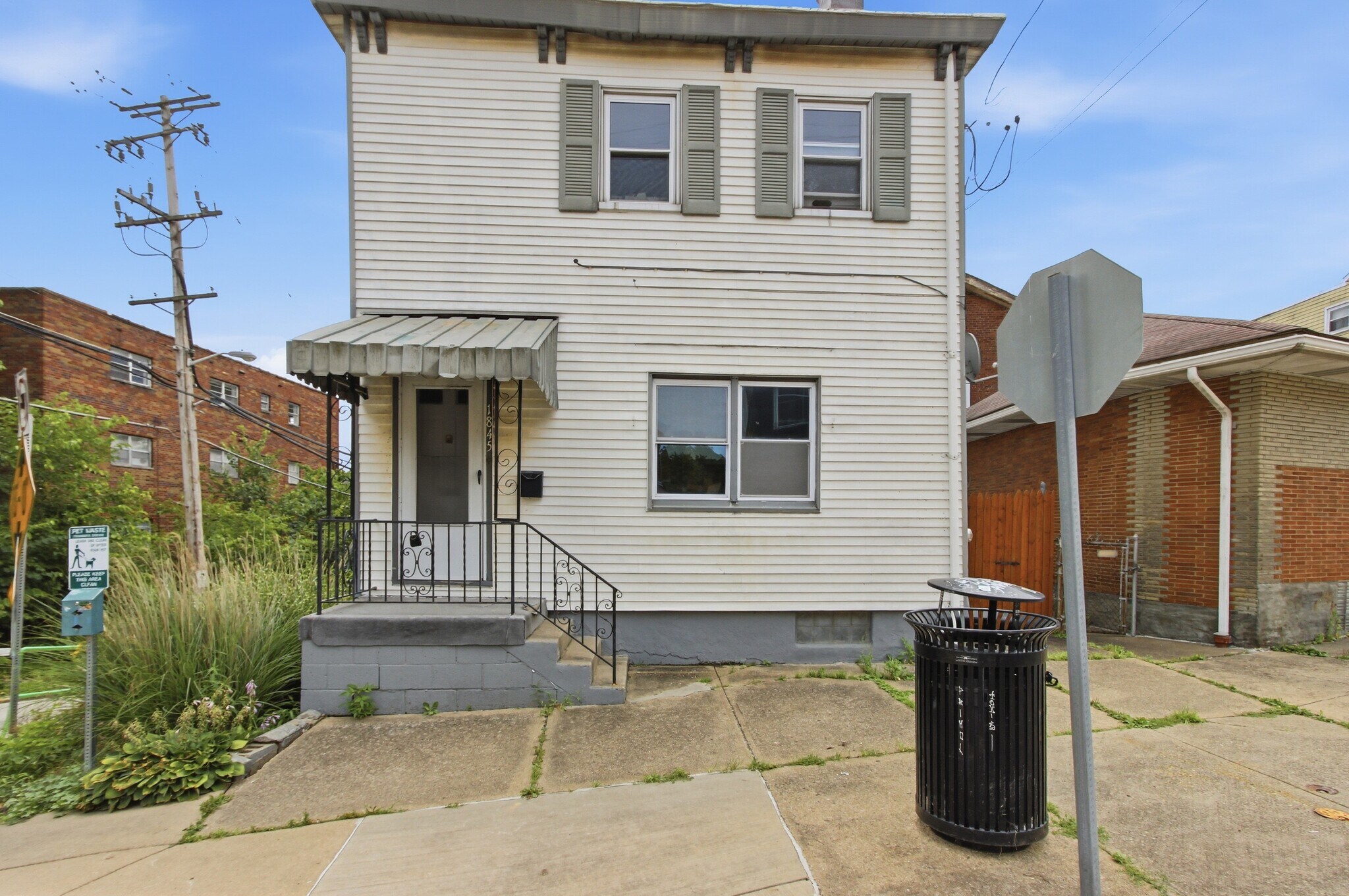 Building Photo - 1845 Ley St