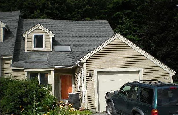 Primary Photo - 135 Courtyard Ln