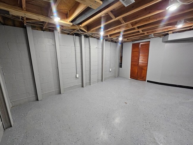 Building Photo - 1792 Plains Blvd