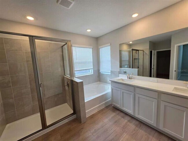 Building Photo - 2212 Sienna Spruce St