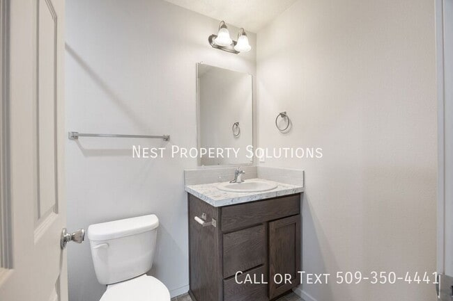 Building Photo - 935 E Mt. Adams St