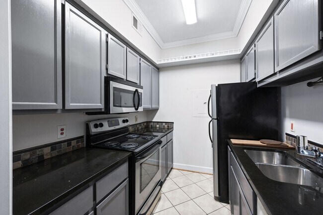 Building Photo - 312 Sloan Rd