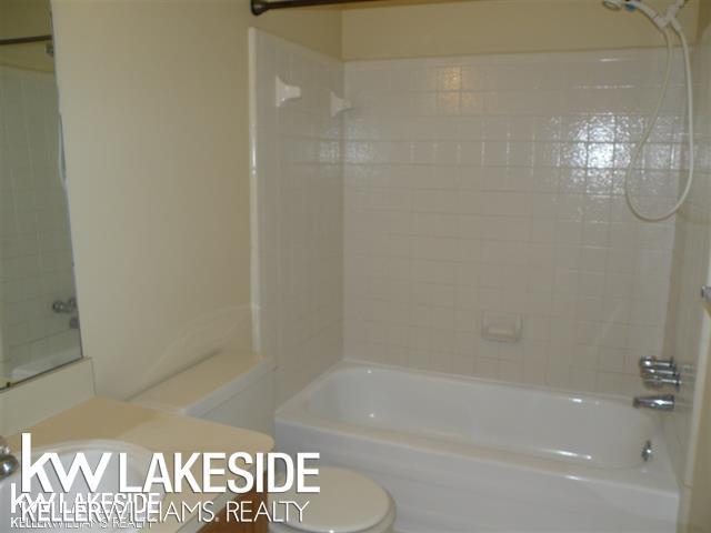 Building Photo - 2012 Orchard Crest St