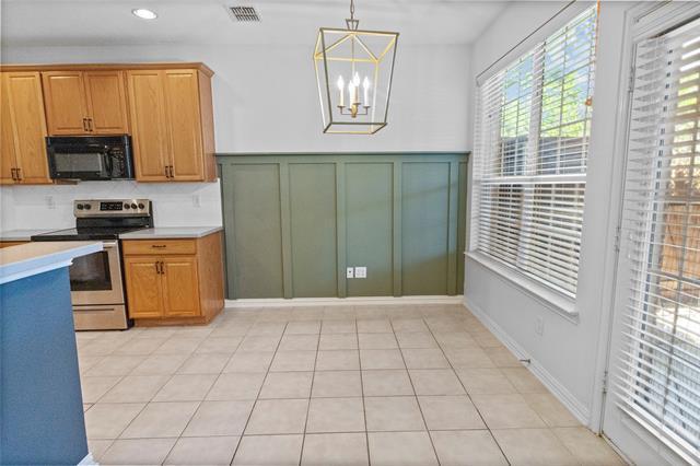 Building Photo - 1861 Sandpiper Ln