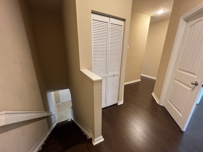 Building Photo - 3530 NW 29th Ct