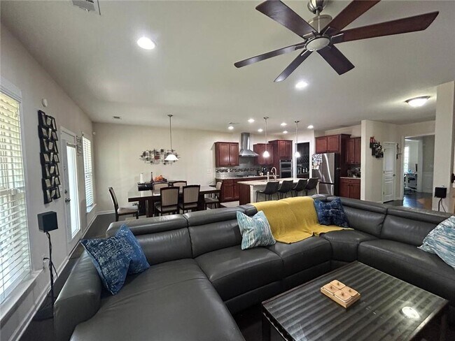 Building Photo - 705 Madison Creek CT