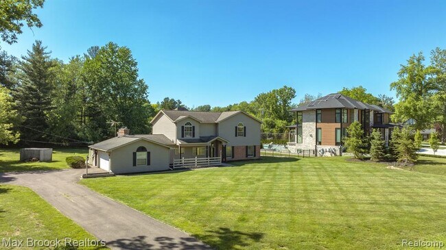 Building Photo - 6096 Darramoor Rd