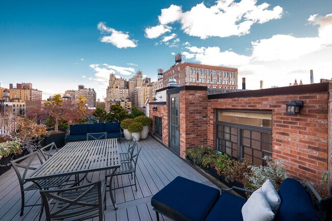 Building Photo - 101 W 81st St