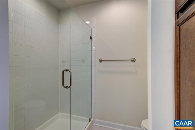 Building Photo - 2402 Winthrop Dr