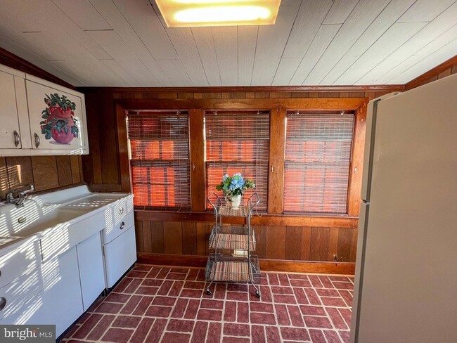 Building Photo - 314 North St