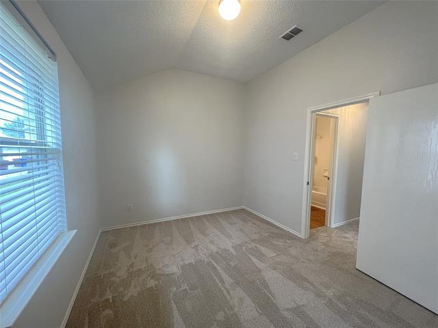 Building Photo - 1616 Logan Dr