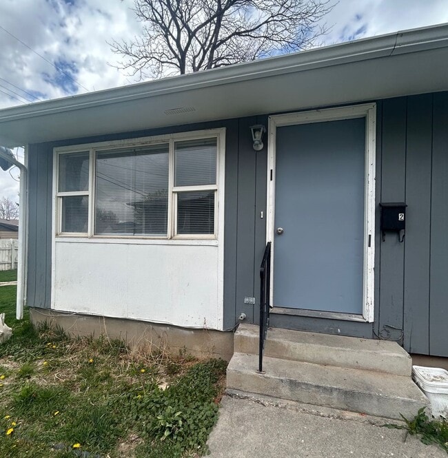 Building Photo - 547 Poole-2