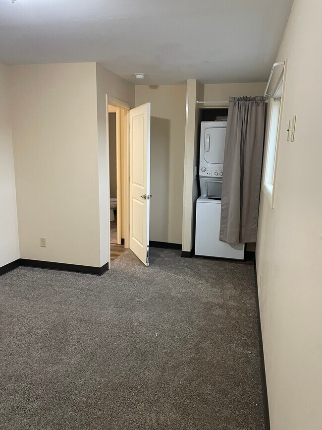 Building Photo - 2410 Bell St