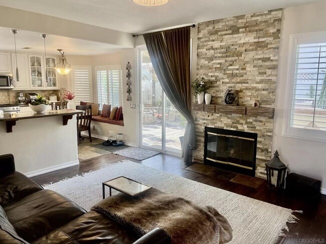 Building Photo - 4575 Avenida Privado
