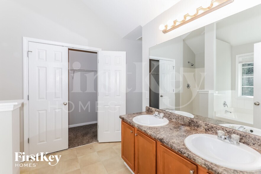 Building Photo - 41 Citadel Dr